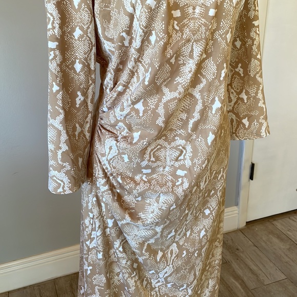 [J. McLaughlin] Tan/White Python Print Dress - Size XL - Picture 3 of 5